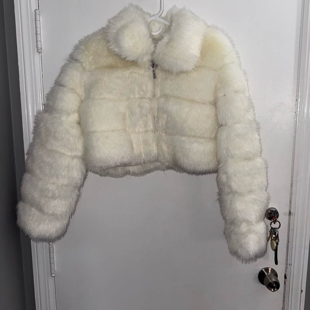 Faux Fur Cropped Jacket in White